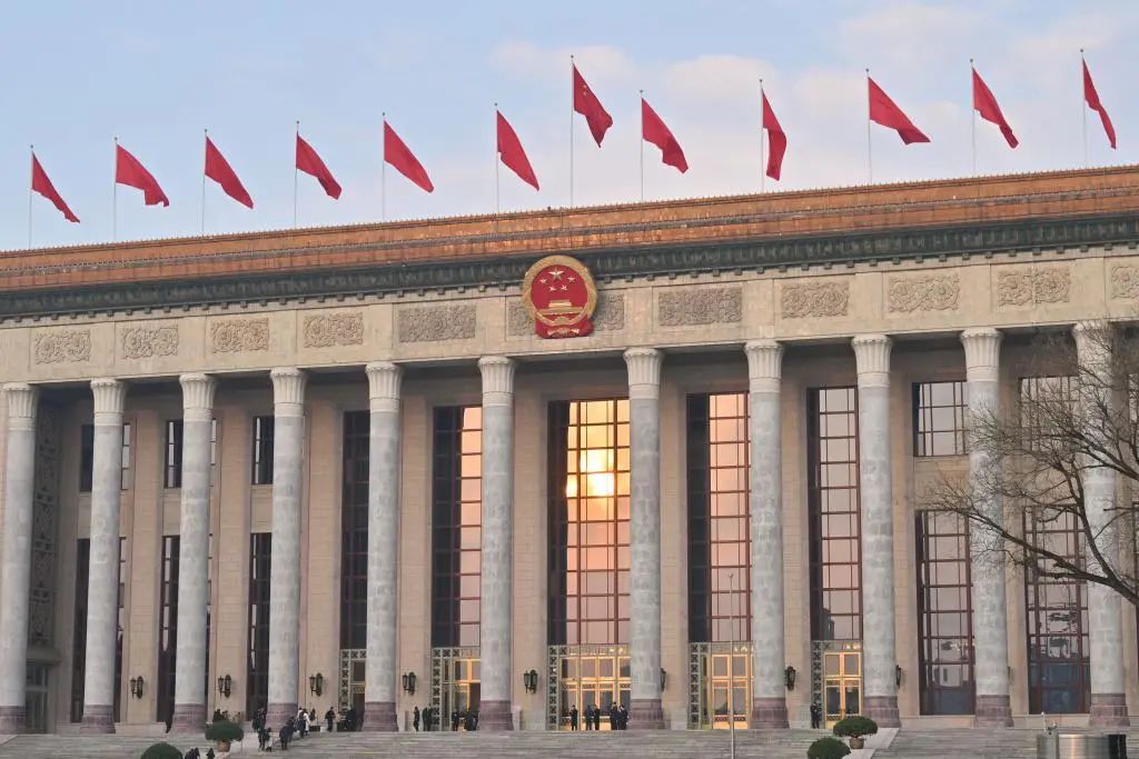 李強提到：新型儲能、“沙戈荒”、海上風電